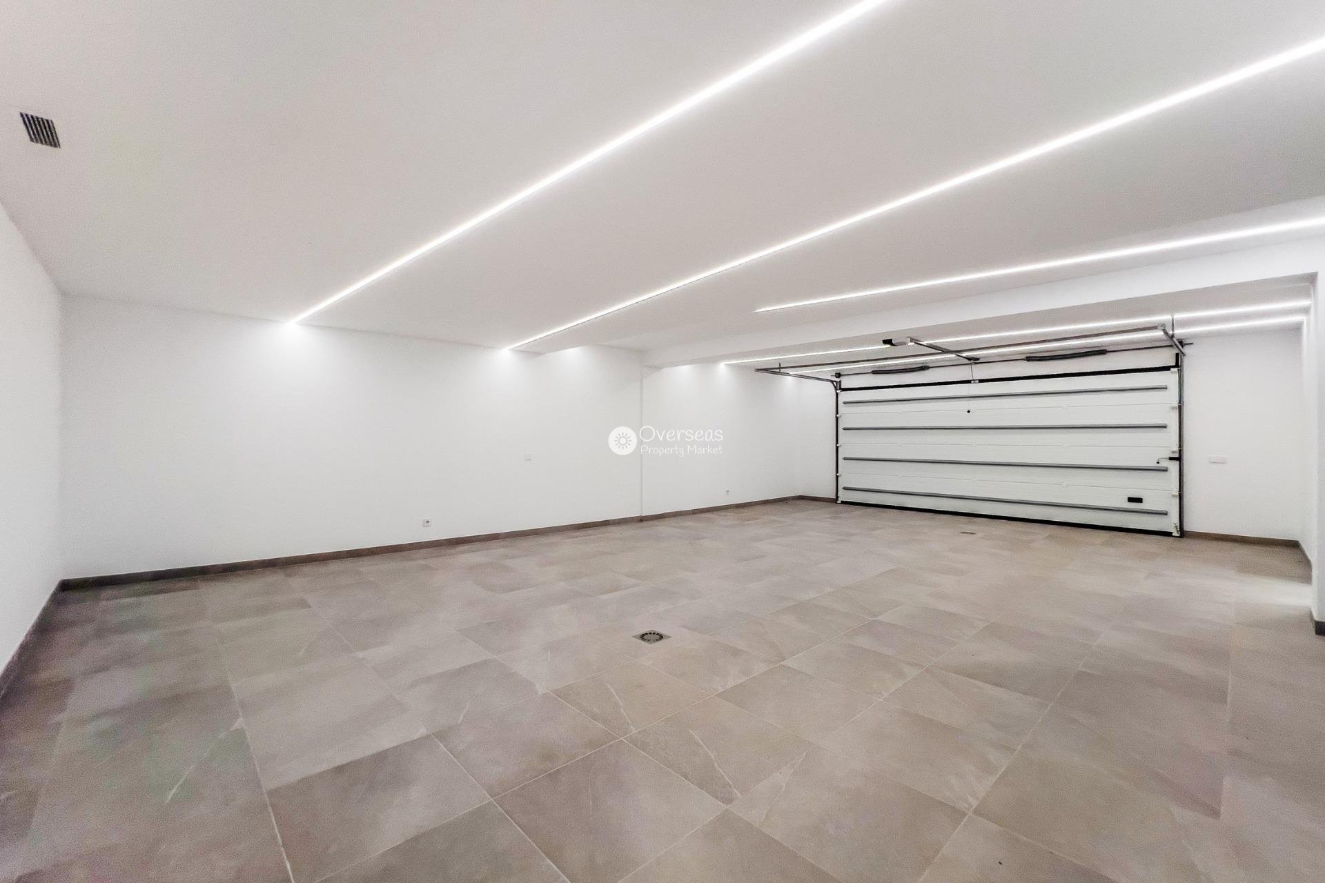 Obra nueva - Villa -
Marbella