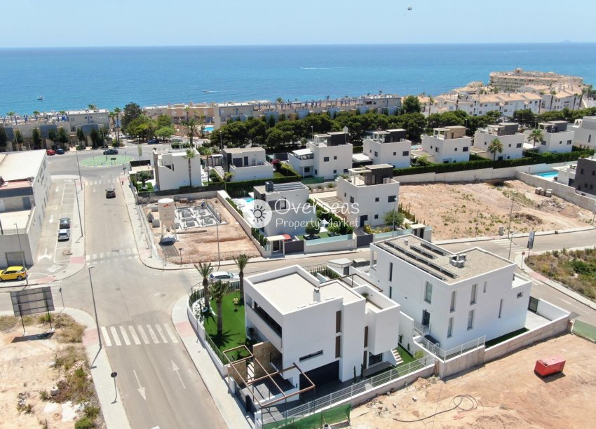 Obra nueva - Villa -
Orihuela Costa - Campoamor