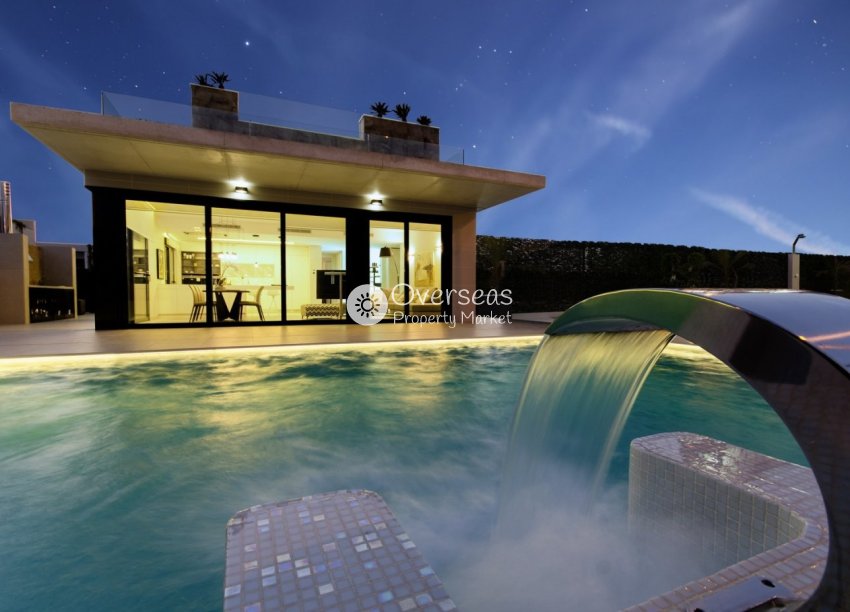 Obra nueva - Villa -
Orihuela Costa