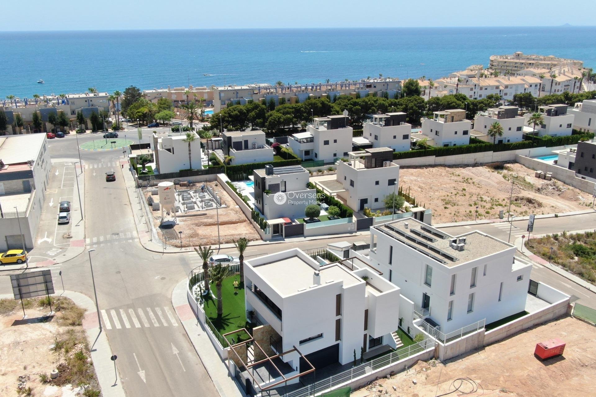 Obra nueva - Villa -
Orihuela Costa