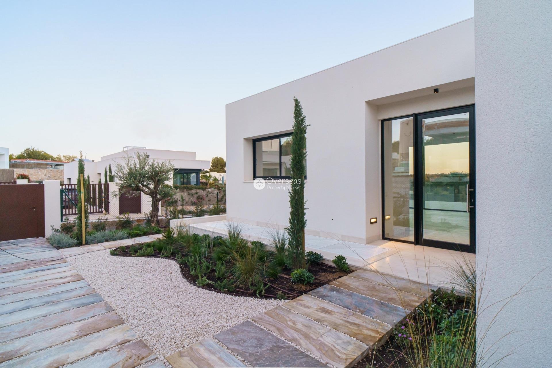 Obra nueva - Villa -
Orihuela - Las Colinas Golf