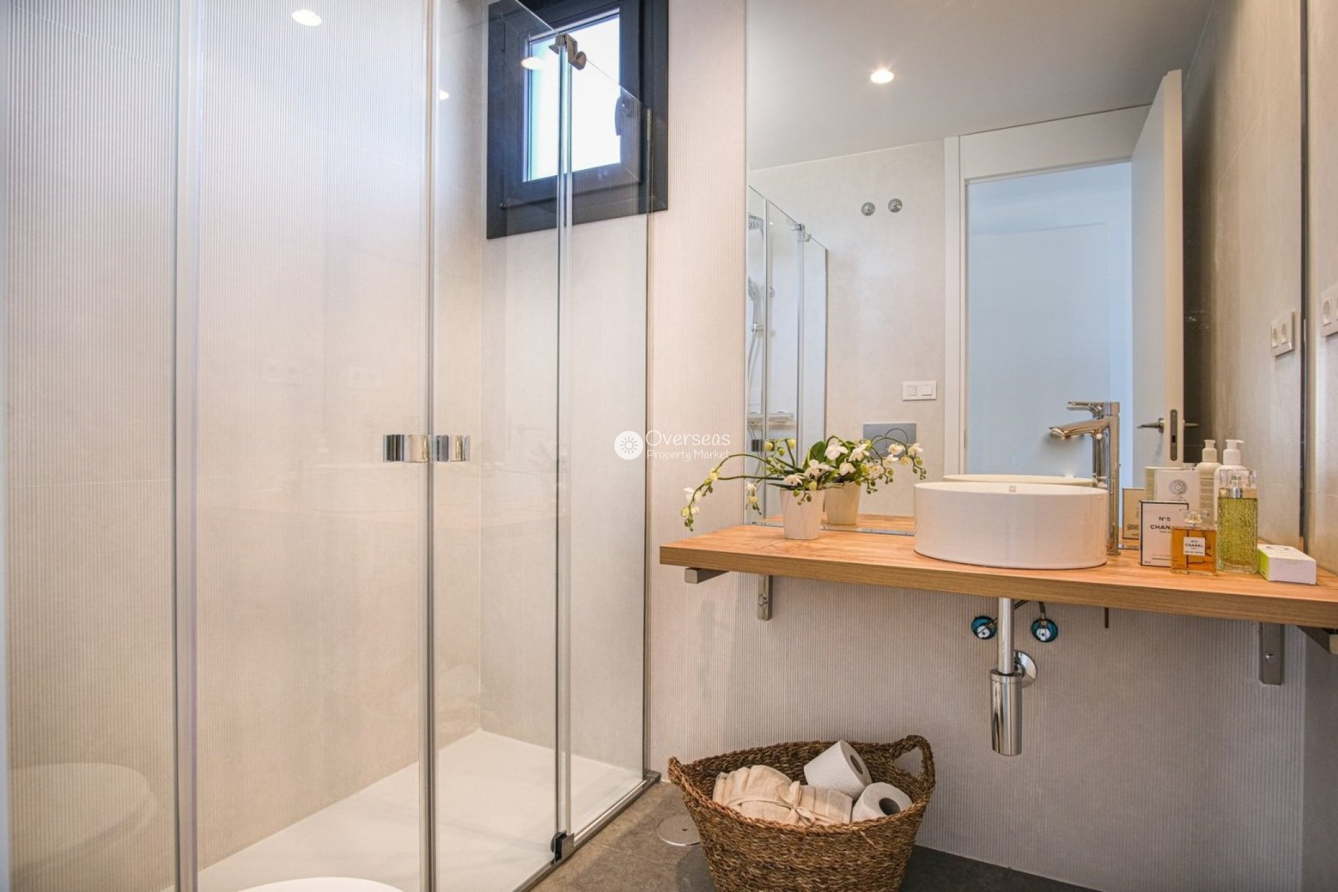 Obra nueva - Villa -
Polop