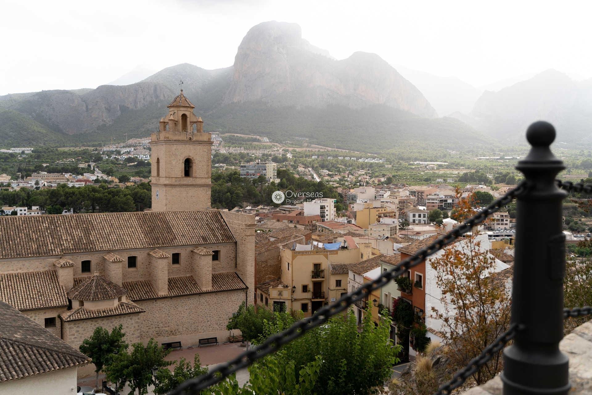 Obra nueva - Villa -
Polop