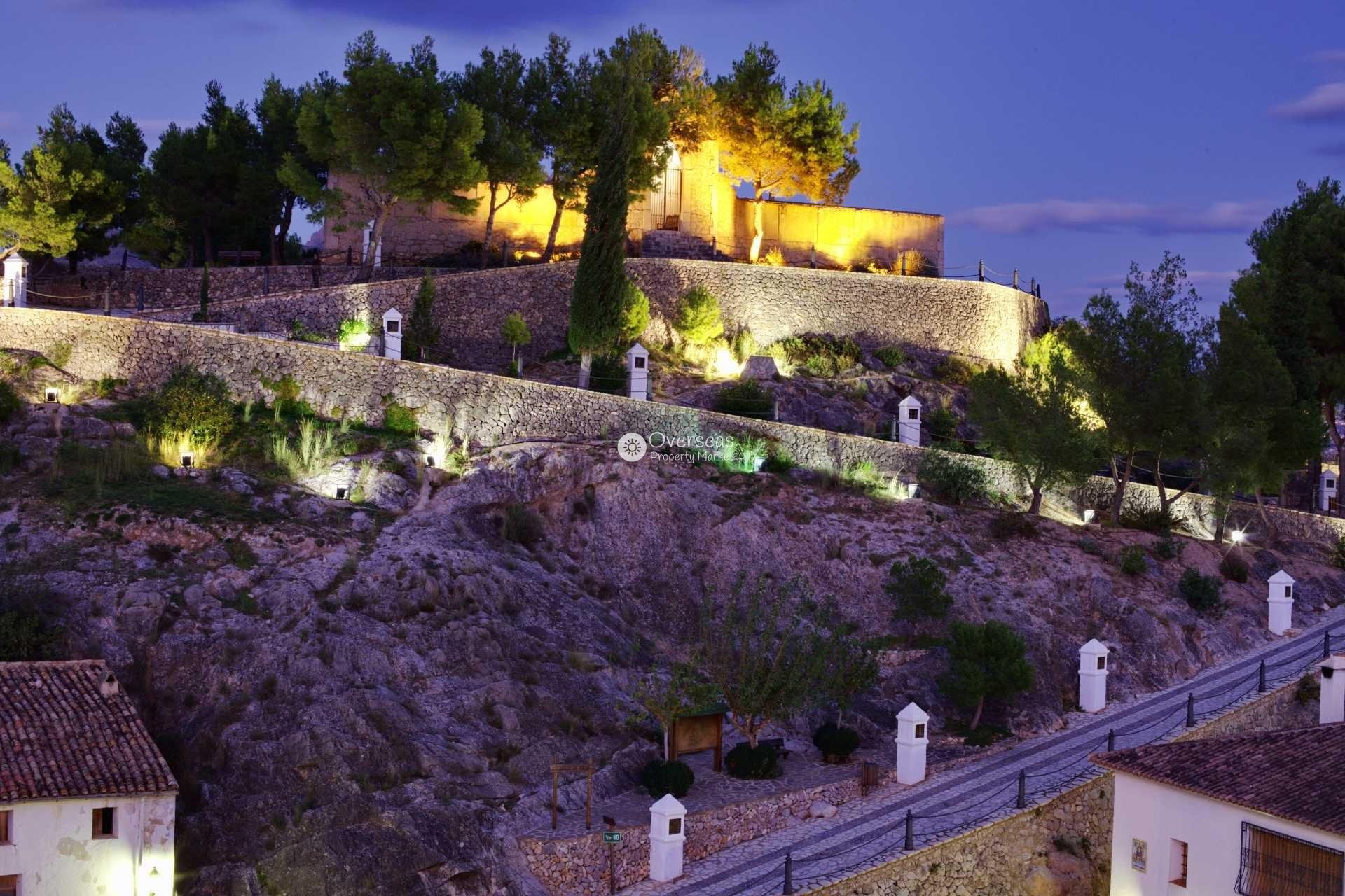 Obra nueva - Villa -
Polop