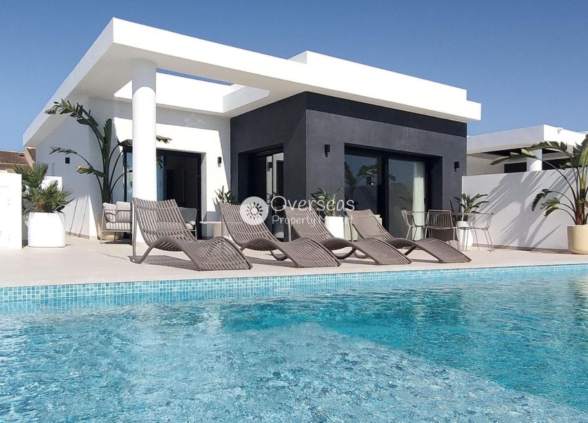 Obra nueva - Villa -
Rojales