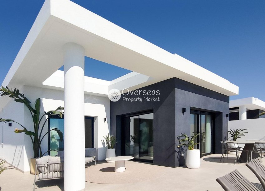 Obra nueva - Villa -
Rojales