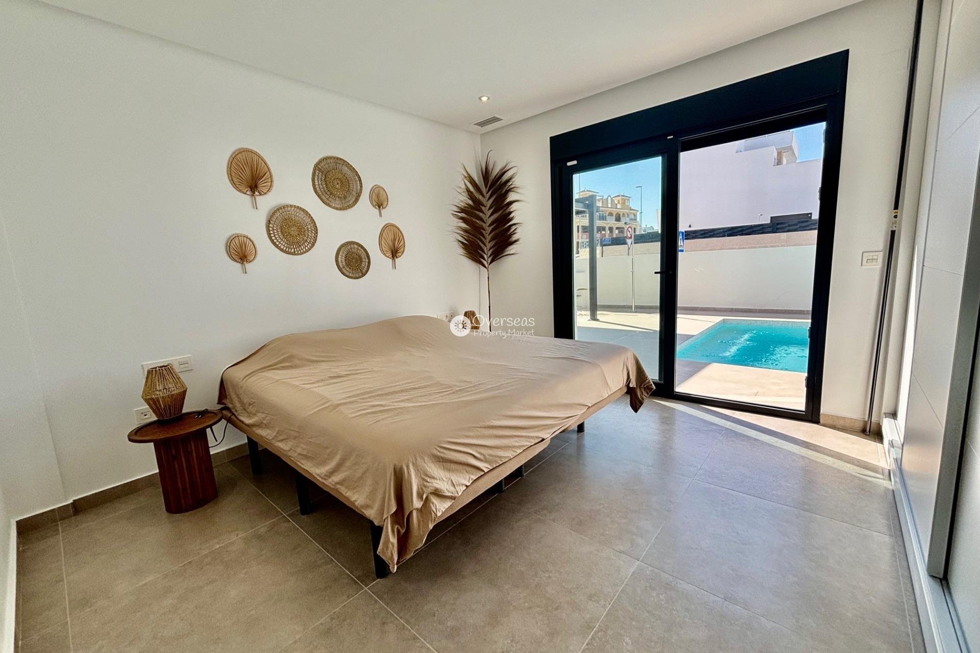 Obra nueva - Villa -
Rojales