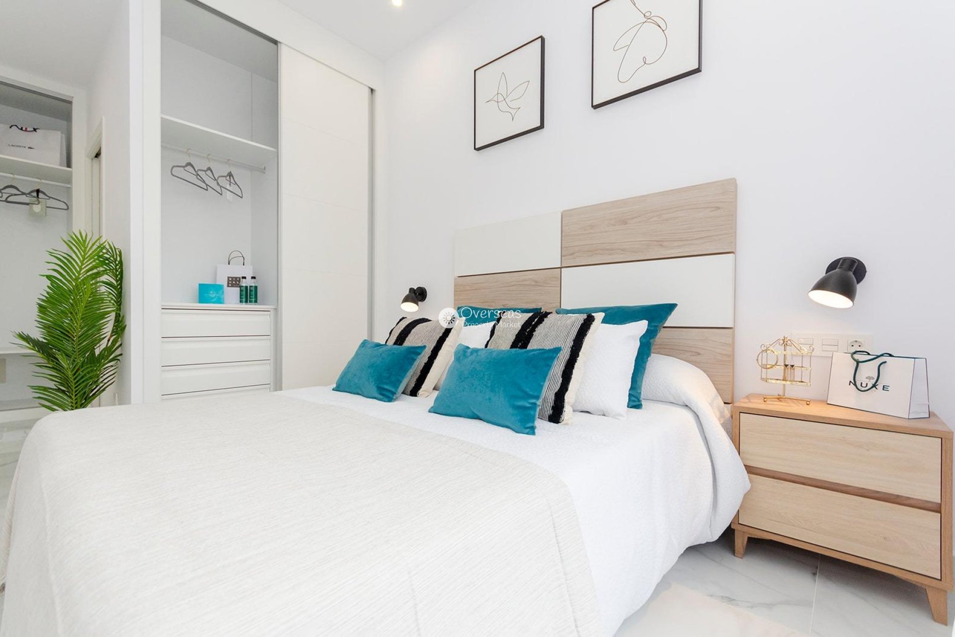 Obra nueva - Villa -
Torrevieja