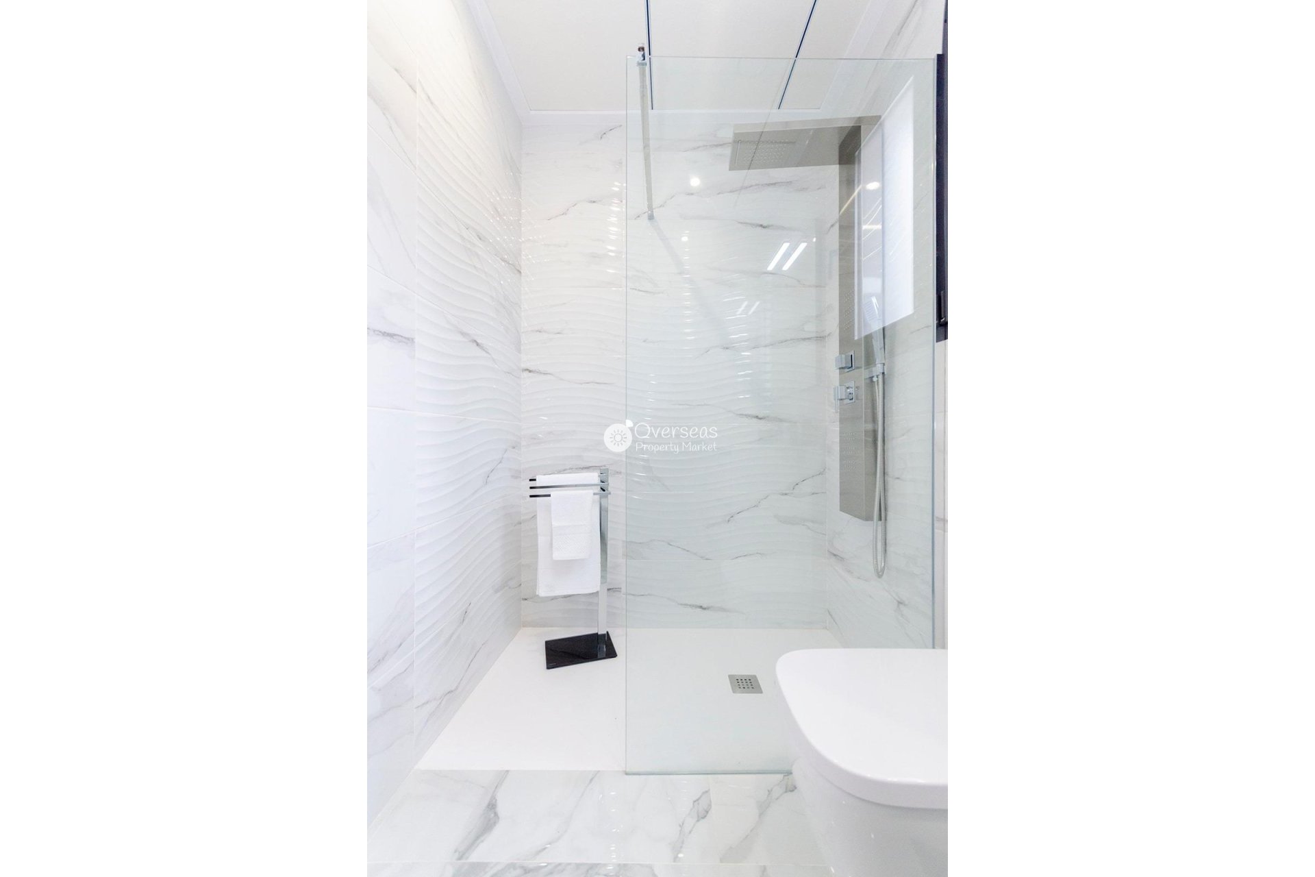 Obra nueva - Villa -
Torrevieja