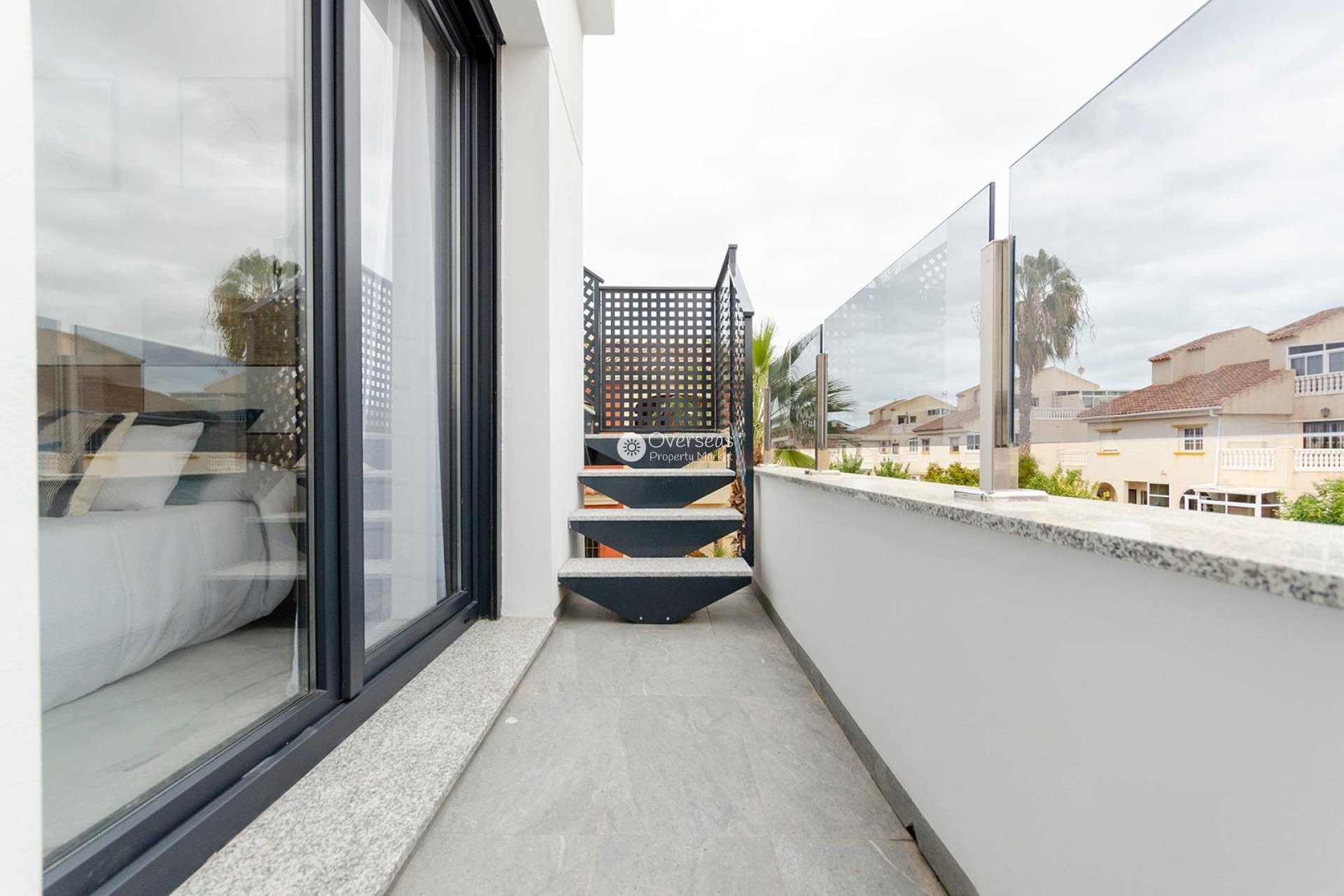 Obra nueva - Villa -
Torrevieja