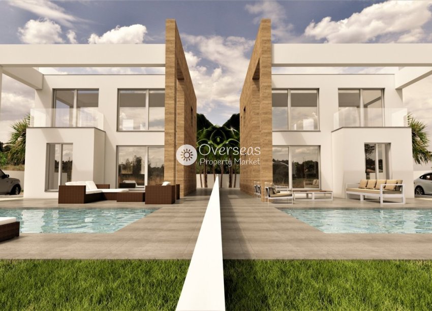 Obra nueva - Villa -
Torrevieja