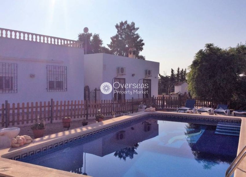 Resale - Villa -
Torre Pacheco - Los Meroños