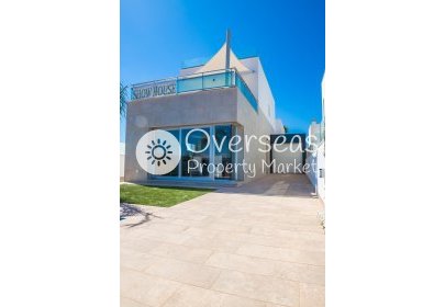Neue Gebäude - Villa -
Los Alcazares - Torre del Rame