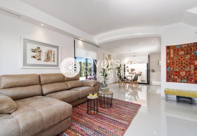 Neue Gebäude - Villa -
Los Montesinos - La Herrada