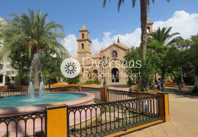 Neue Gebäude - Villa -
Torrevieja - Lago Jardín II