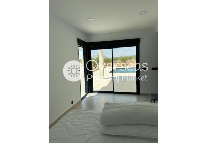 Obra nueva - Villa -
Pinoso - Lel