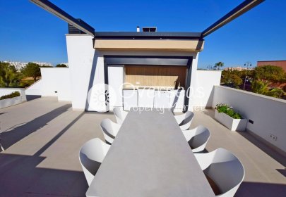 Nowy budynek - Daszek -
Alhama De Murcia - Condado De Alhama