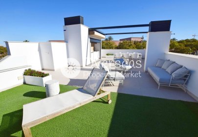 Nowy budynek - Daszek -
Alhama De Murcia - Condado De Alhama