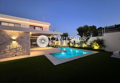 Nowy budynek - Kamienica -
Orihuela Costa - Montezenia