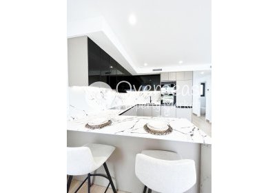 Obra nueva - Villa -
Algorfa