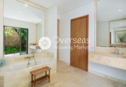 Nowy budynek - Villa -
Casares