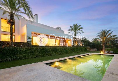 Nowy budynek - Villa -
Casares