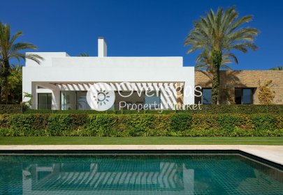 Nowy budynek - Villa -
Casares