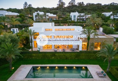 Nowy budynek - Villa -
Casares