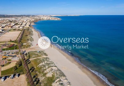 Nowy budynek - Kamienica -
Pilar de La Horadada