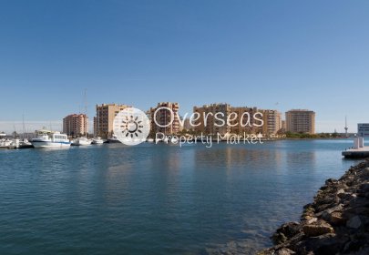 Obra nueva - Apartamento / piso -
La Manga del Mar Menor