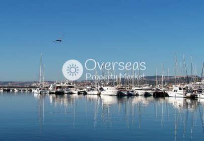 Obra nueva - Apartamento / piso -
Estepona