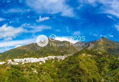 Obra nueva - Ático -
Istán