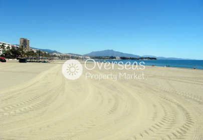 Obra nueva - Apartamento / piso -
Estepona