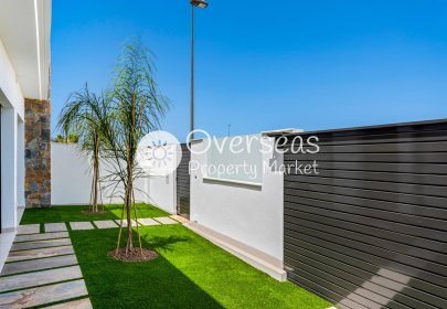 Obra nueva - Adosado -
Los Alcazares