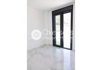 Obra nueva - Villa -
Polop