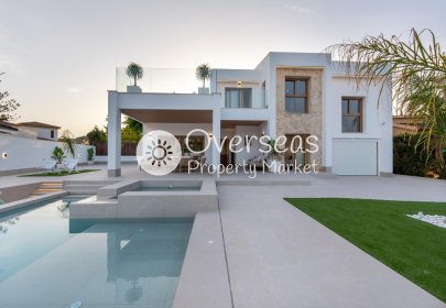 Neue Gebäude - Villa -
Orihuela Costa