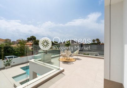 Neue Gebäude - Villa -
Orihuela Costa