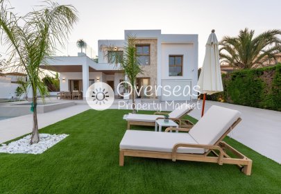 Neue Gebäude - Villa -
Orihuela Costa