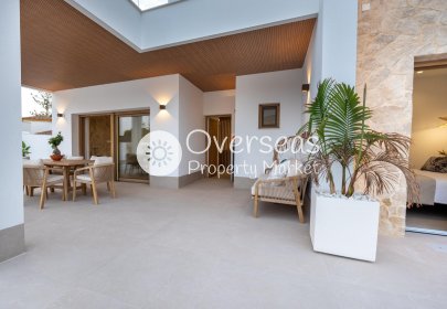 Neue Gebäude - Villa -
Orihuela Costa