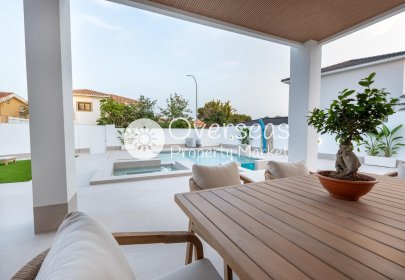 Neue Gebäude - Villa -
Orihuela Costa