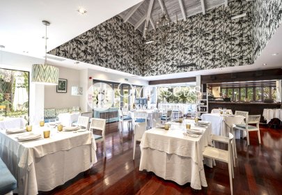 Obra nueva - Villa -
Estepona