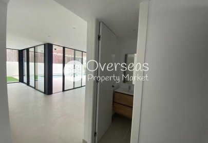Nowy budynek - Villa -
Orihuela Costa