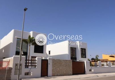 Obra nueva - Villa -
Alfas del Pi