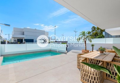 Obra nueva - Adosado -
Dolores