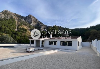 Obra nueva - Villa -
Penaguila
