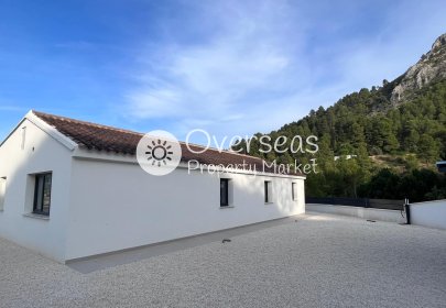Obra nueva - Villa -
Penaguila