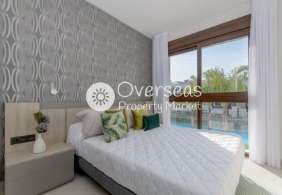 Nouvelle construction - Top Floor Bungalow -
Torrevieja