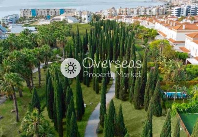 Nowy budynek - Daszek -
Fuengirola