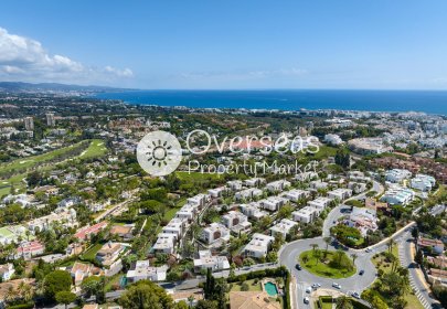 Obra nueva - Villa -
Marbella