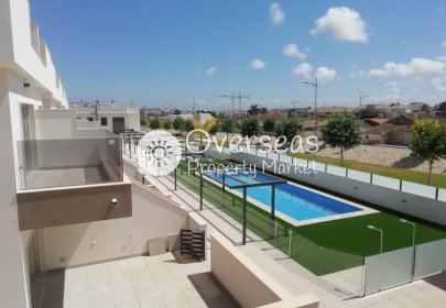 Nowy budynek - Kamienica -
Pilar de La Horadada